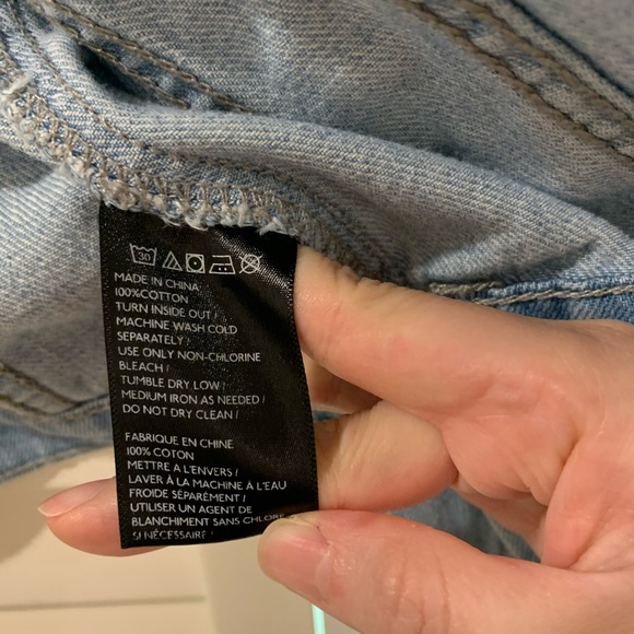 Urban Outfitters BDG Cropped Denim Trucker Jacket - Picture 10 of 12